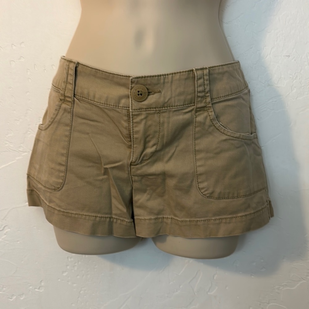 Cute khaki shorts